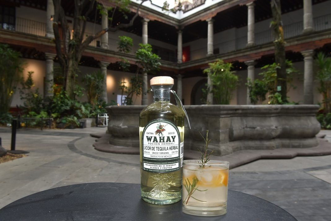 Cóctel WAHAY Tonic